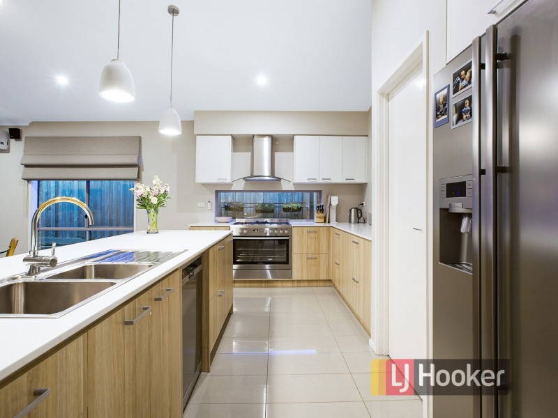 9 Elton Place, Officer VIC 3809