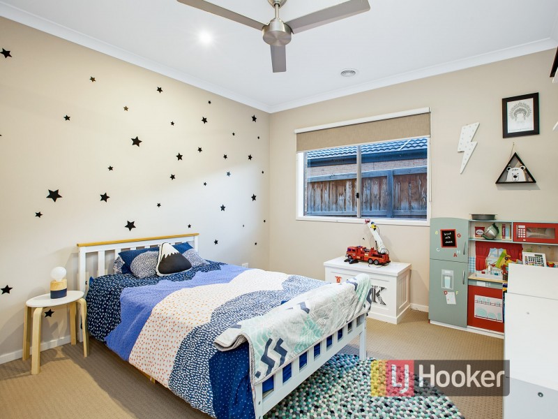 9 Elton Place, Officer VIC 3809