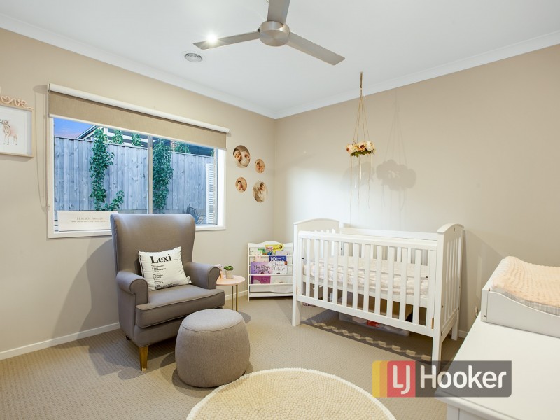 9 Elton Place, Officer VIC 3809