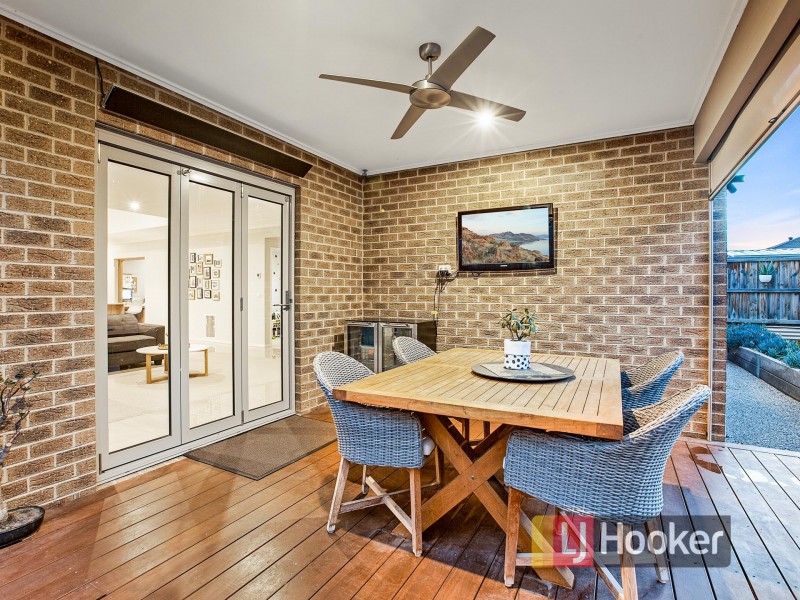 9 Elton Place, Officer VIC 3809