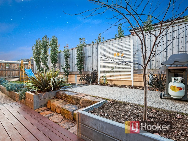 9 Elton Place, Officer VIC 3809