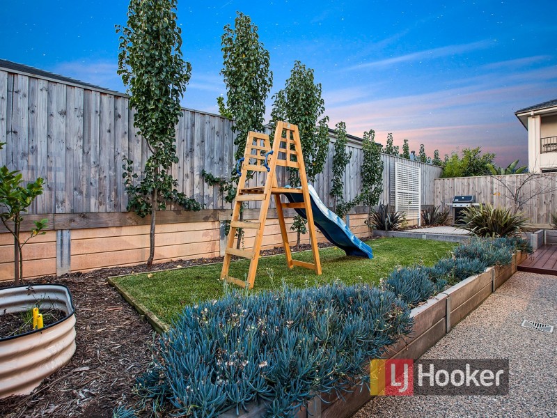 9 Elton Place, Officer VIC 3809