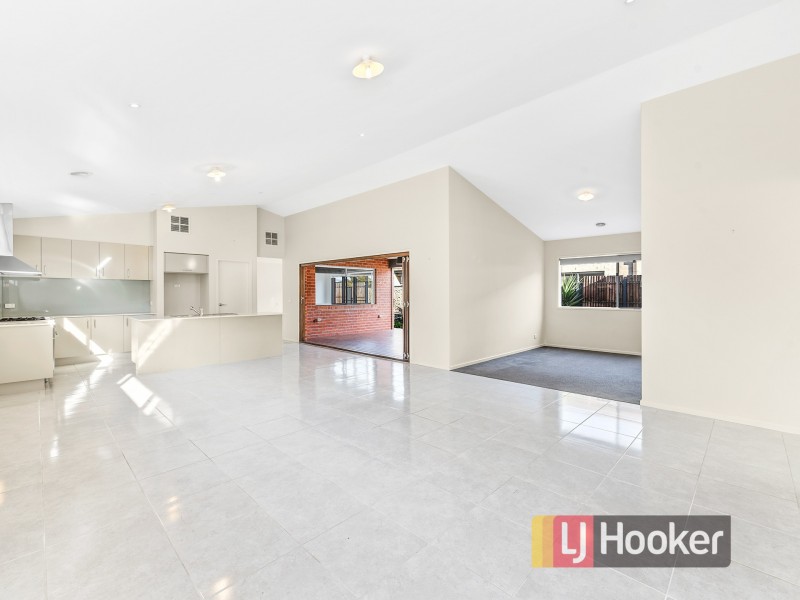 3 Longbow Terrace, Cranbourne North VIC 3977