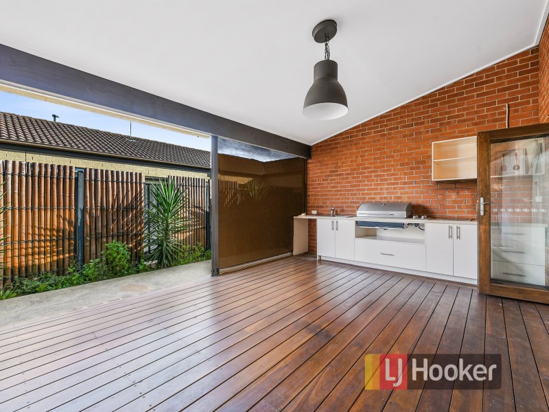 3 Longbow Terrace, Cranbourne North VIC 3977