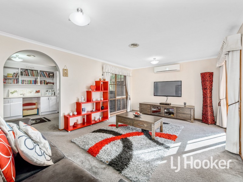 17 Jarryd Crescent, Berwick VIC 3806