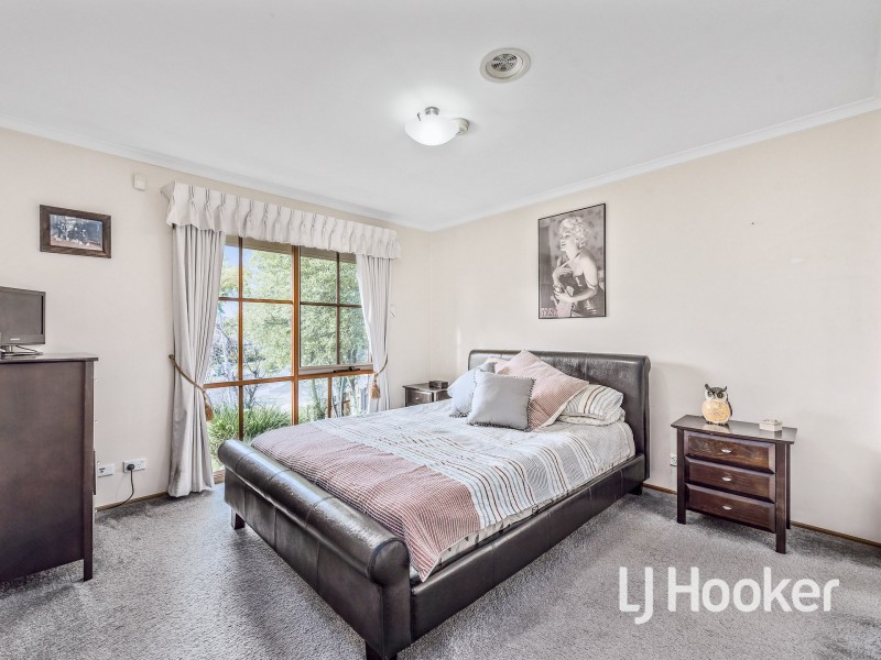 17 Jarryd Crescent, Berwick VIC 3806