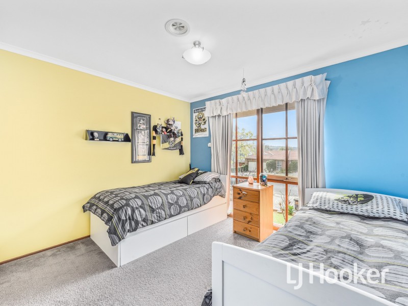 17 Jarryd Crescent, Berwick VIC 3806