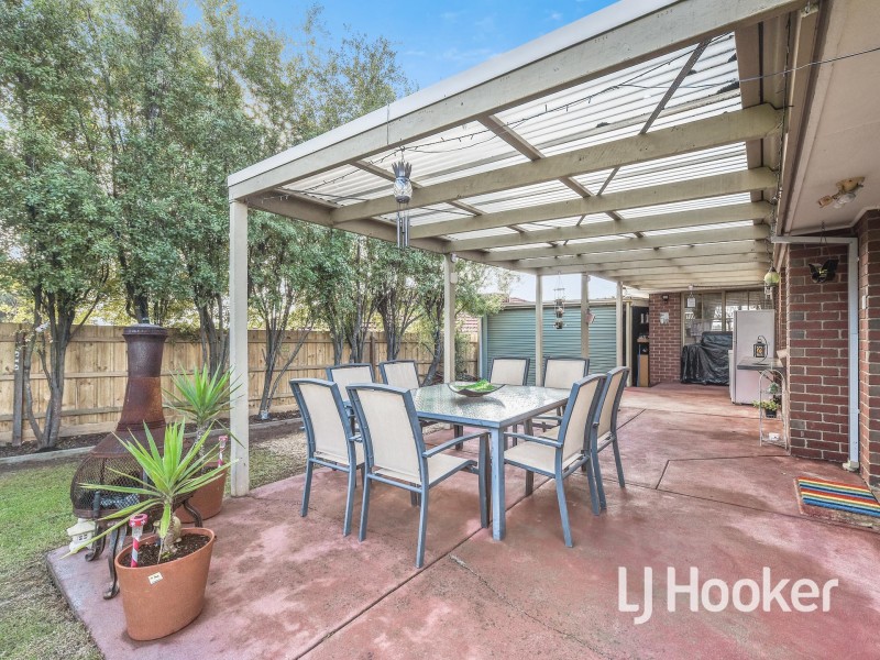 17 Jarryd Crescent, Berwick VIC 3806