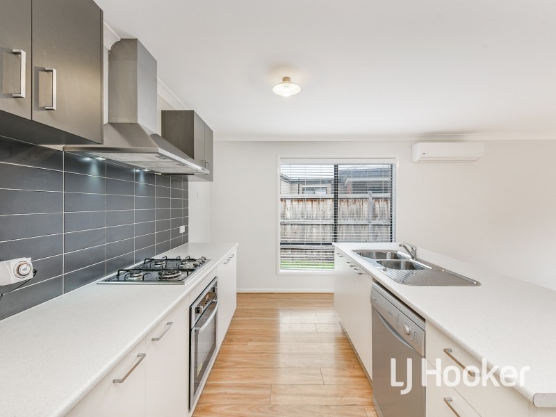 26 Rosina Drive, Officer VIC 3809
