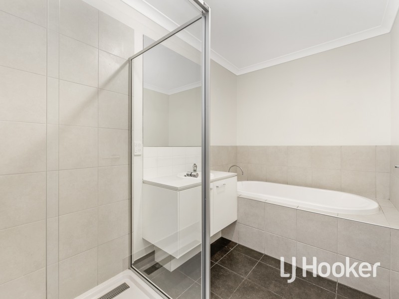 26 Rosina Drive, Officer VIC 3809