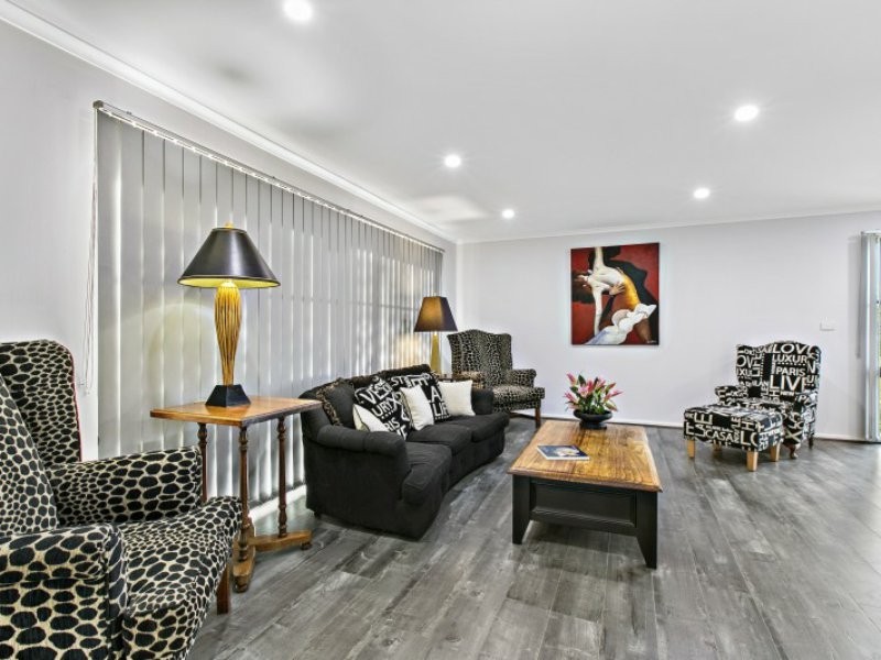 6 Ravensthorpe Crescent, Narre Warren VIC 3805