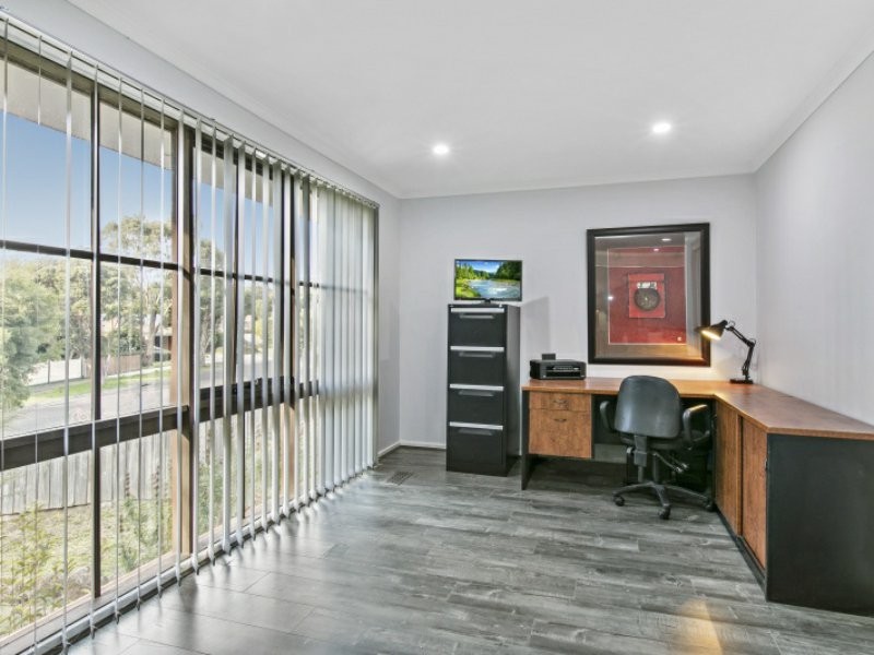 6 Ravensthorpe Crescent, Narre Warren VIC 3805