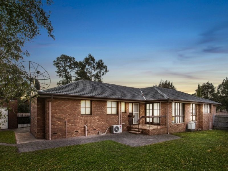 6 Ravensthorpe Crescent, Narre Warren VIC 3805