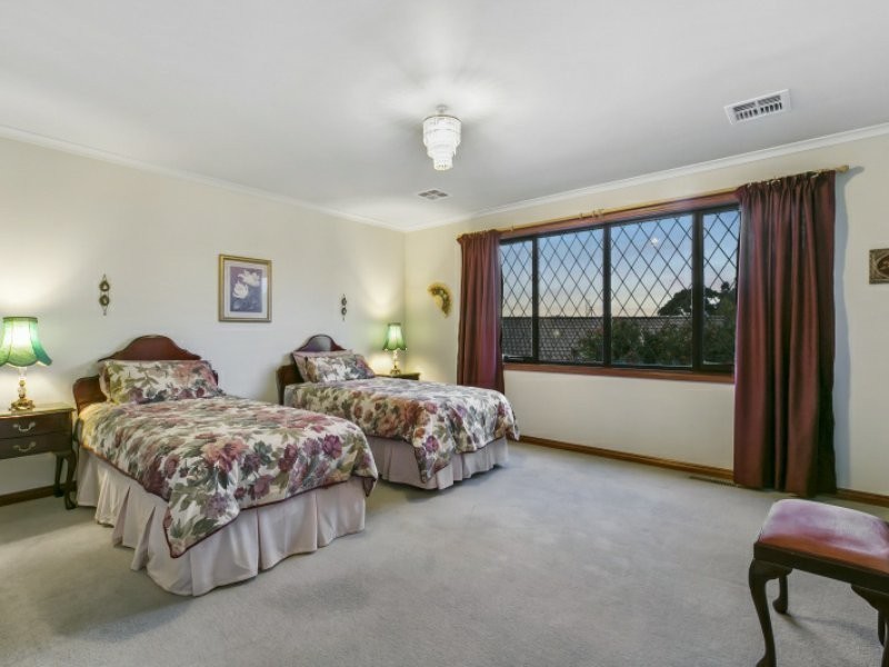 39 County Drive, Berwick VIC 3806