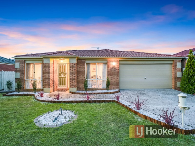 5 Lisburn Way, Berwick VIC 3806