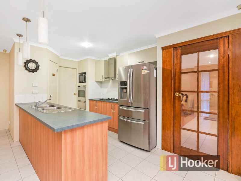 5 Lisburn Way, Berwick VIC 3806