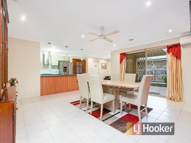 5 Lisburn Way, Berwick VIC 3806