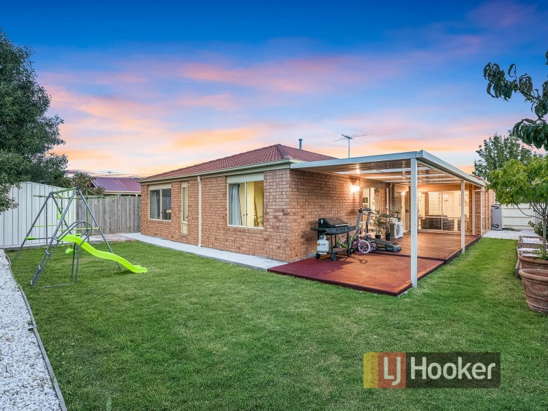 5 Lisburn Way, Berwick VIC 3806