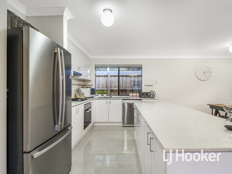 Unit 4/30 Warrenwood Place, Langwarrin VIC 3910