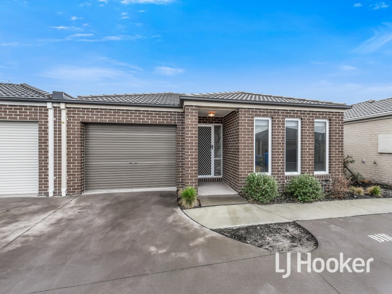 36 Renlik Circuit, Cranbourne North VIC 3977
