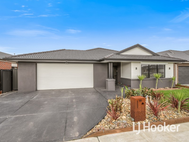 50 Glenrose Blvd, Clyde North VIC 3978