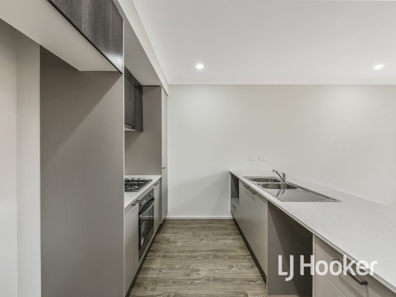 5 Supplejack Walk, Cranbourne North VIC 3977