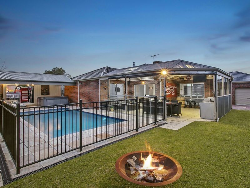 40 Wood Road, Narre Warren South VIC 3805