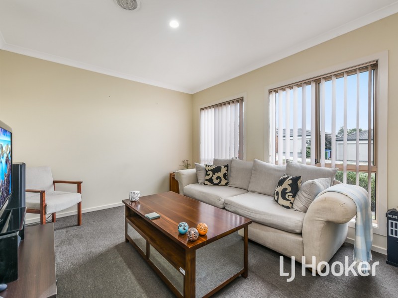22 Melzak Way, Berwick VIC 3806