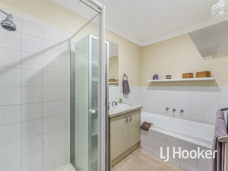 22 Melzak Way, Berwick VIC 3806