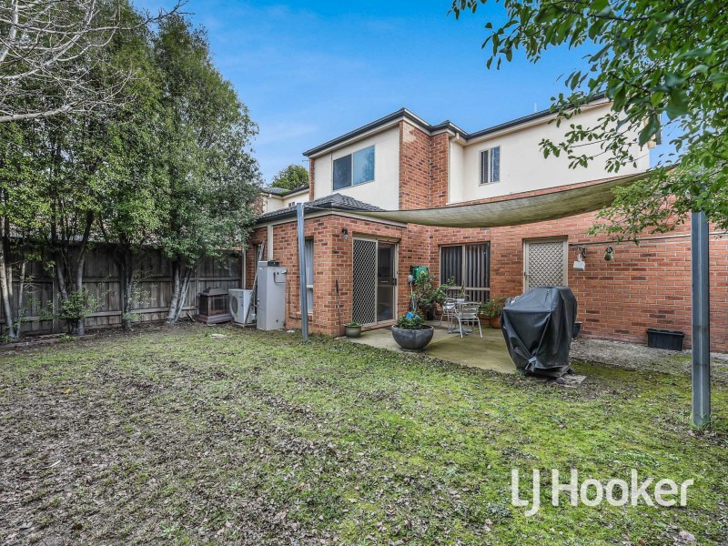 22 Melzak Way, Berwick VIC 3806