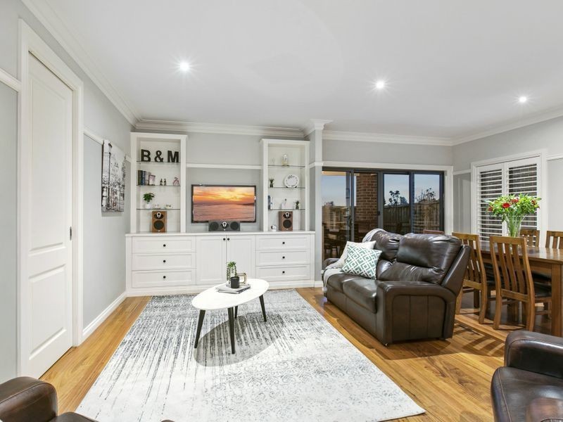 16 Macreadie Drive, Berwick VIC 3806