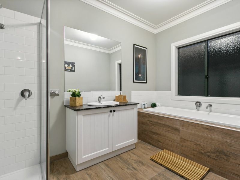 16 Macreadie Drive, Berwick VIC 3806