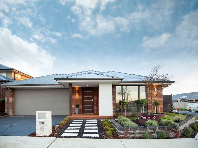 5 Moorgate Road, Clyde North VIC 3978