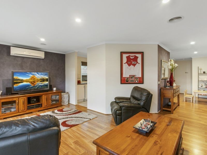 63 Filmer Crescent, Narre Warren South VIC 3805