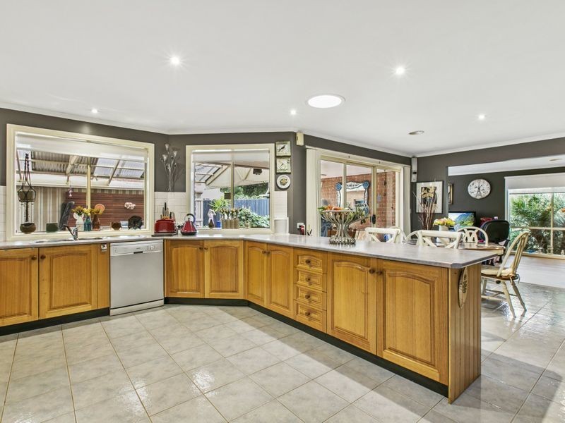 4 Acorn Court, Narre Warren South VIC 3805