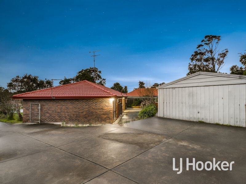 11 Upton Crescent, Narre Warren VIC 3805