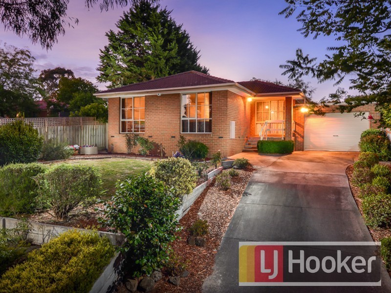 22 Howitt Court, Berwick VIC 3806