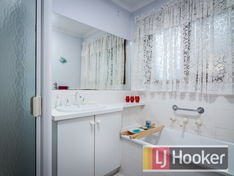 22 Howitt Court, Berwick VIC 3806