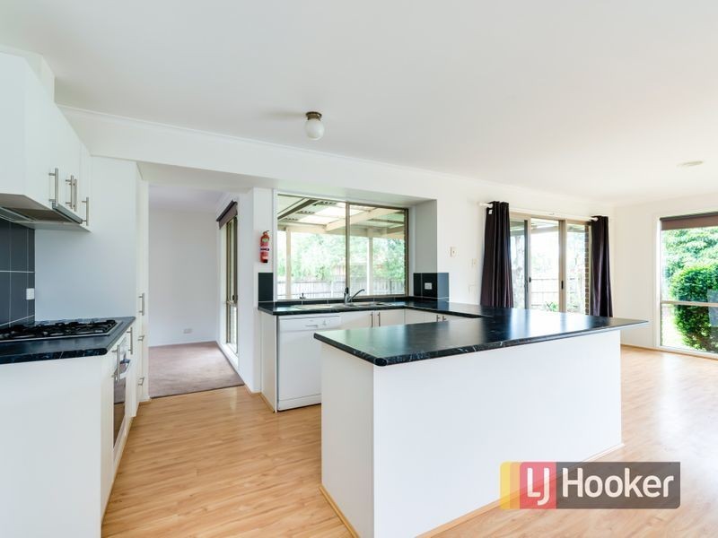 4 Hillman Court, Berwick VIC 3806