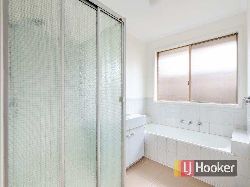 4 Hillman Court, Berwick VIC 3806