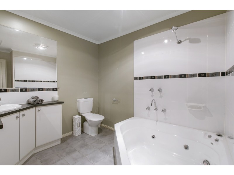 10B Lucas Court, Narre Warren South VIC 3805