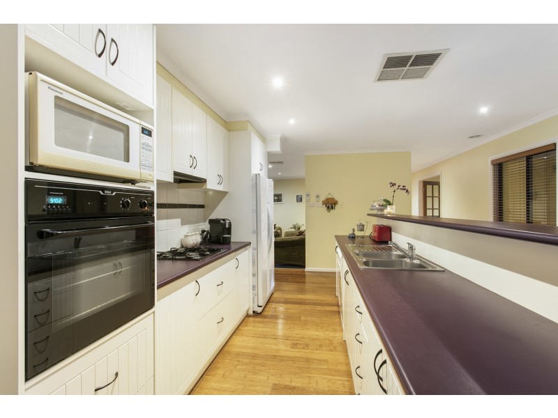 11 Charles Conder Place, Berwick VIC 3806