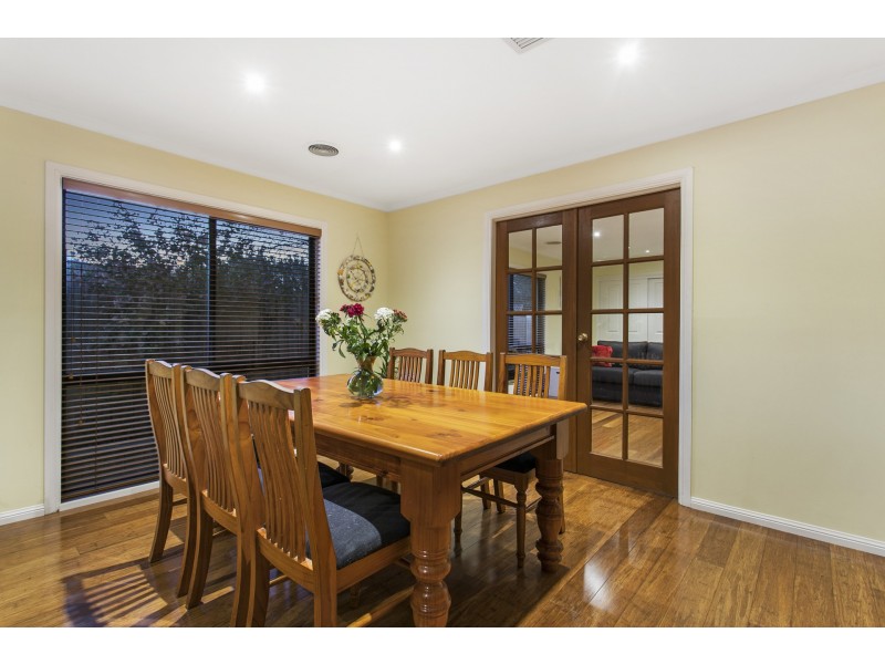 11 Charles Conder Place, Berwick VIC 3806