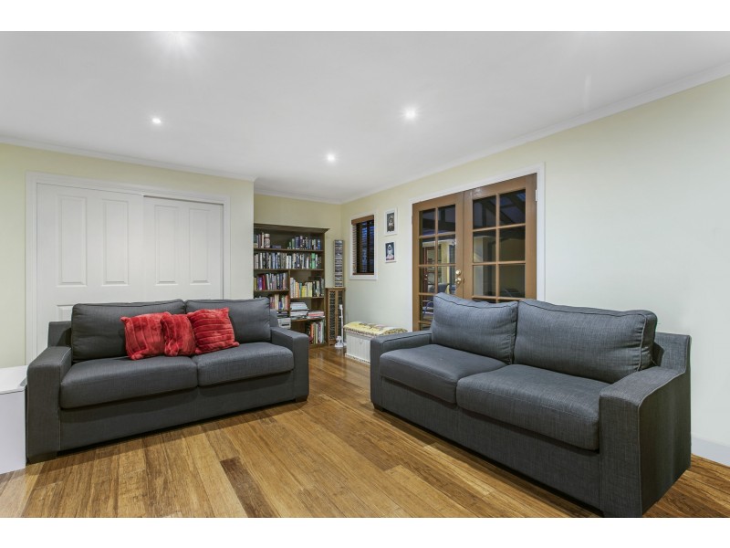 11 Charles Conder Place, Berwick VIC 3806