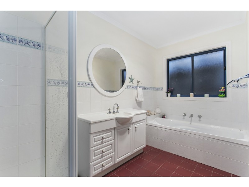11 Charles Conder Place, Berwick VIC 3806