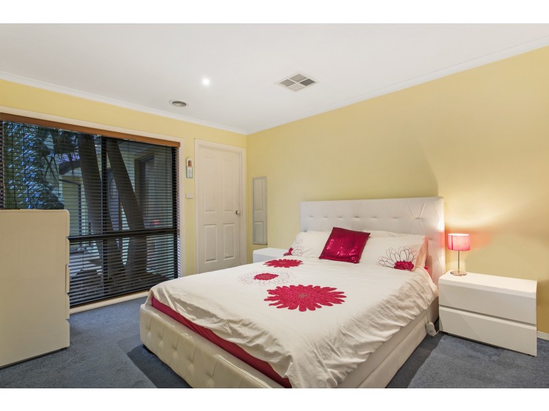 11 Charles Conder Place, Berwick VIC 3806