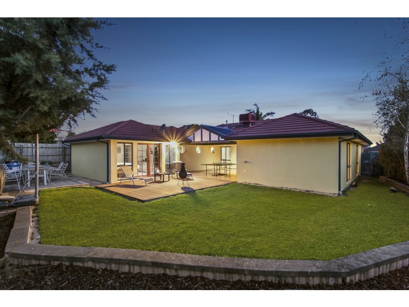 11 Charles Conder Place, Berwick VIC 3806