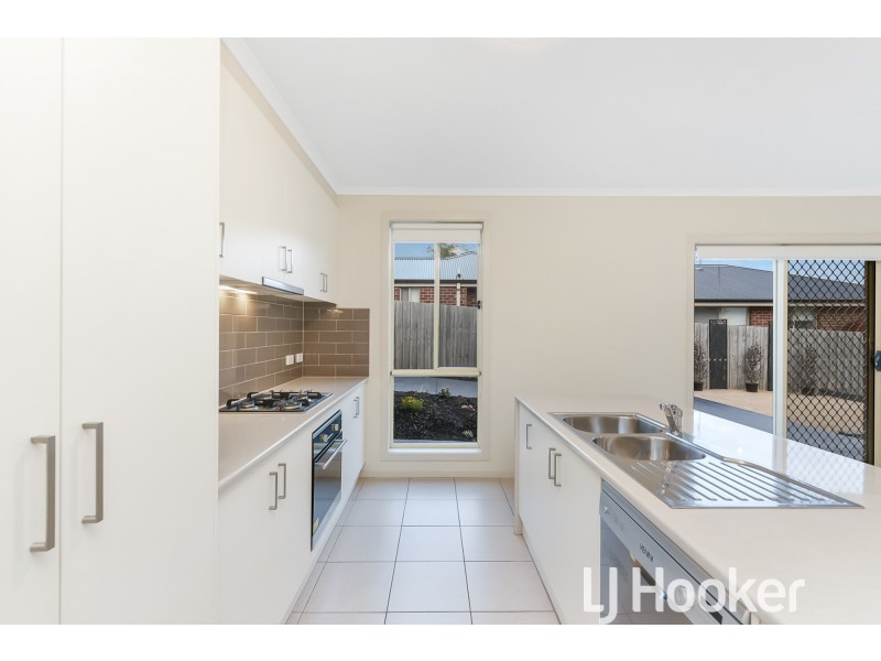 92 Church Street, Drouin VIC 3818
