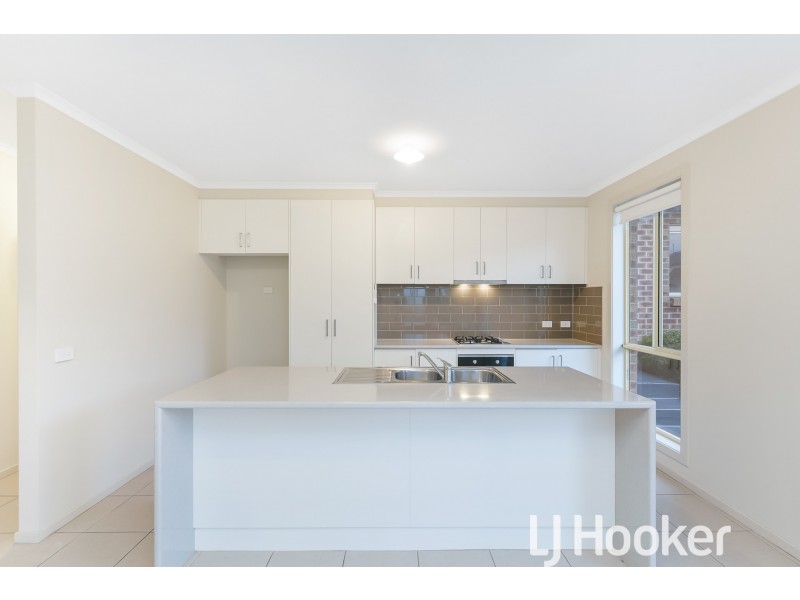 92 Church Street, Drouin VIC 3818