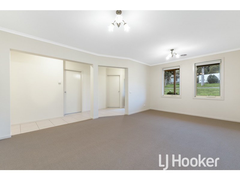 92 Church Street, Drouin VIC 3818